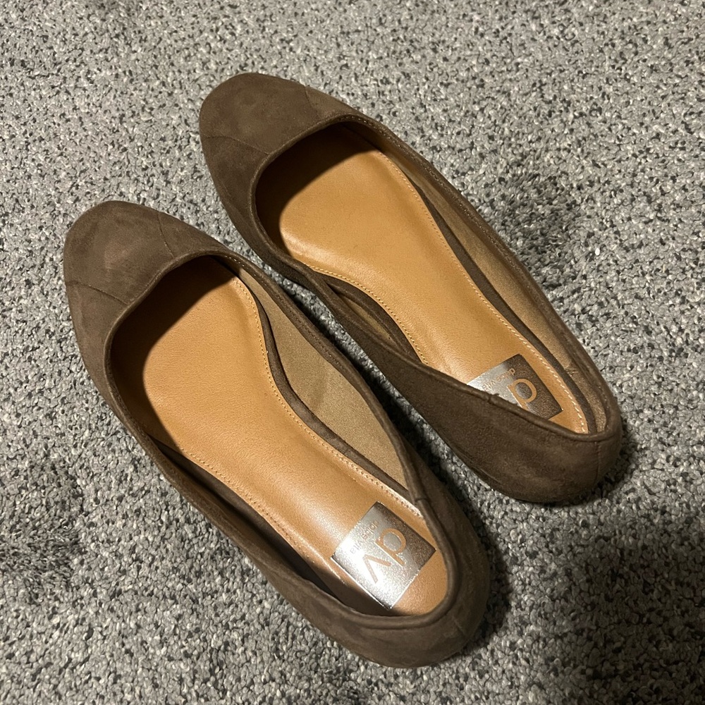 DV by Dolce Vita Brown Flat